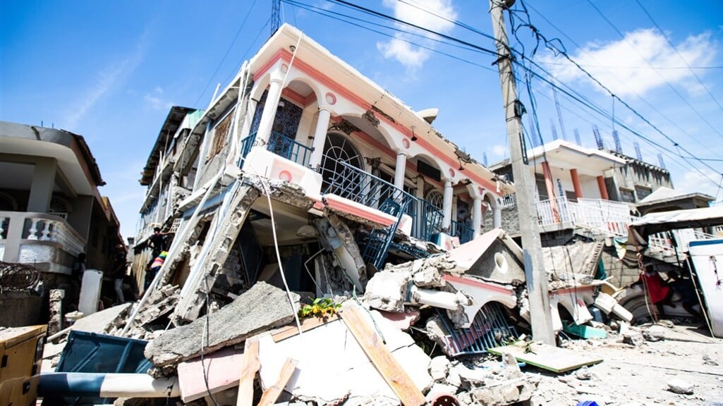 health, building destroyed by earthquake